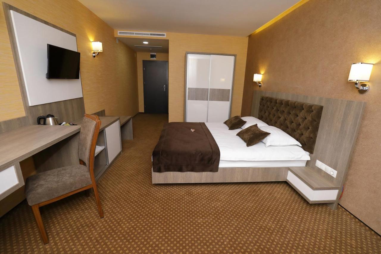 Meliss Events Hotel Craiova Exterior photo