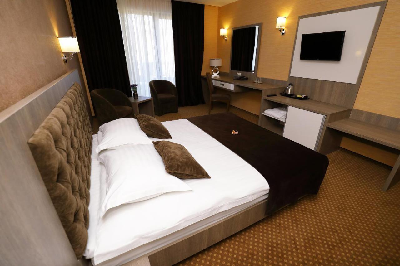 Meliss Events Hotel Craiova Exterior photo